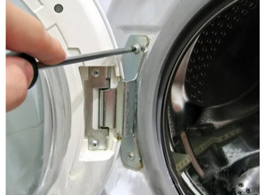 Демонтаж люка стиральной машины Индезит